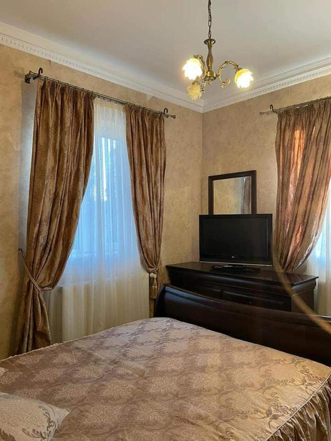 Hotel Casa Dobrescu Centura De Nord Craiova Esterno foto